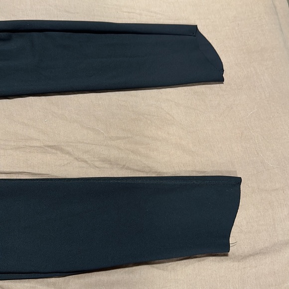 Gymshark Venture black legging - Picture 2 of 7